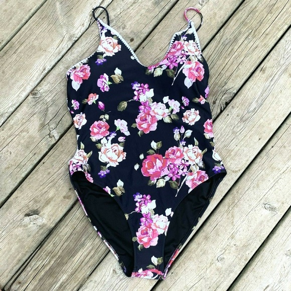 New Cupshe Swimsuit Black Floral One Piece XXL - Picture 1 of 4
